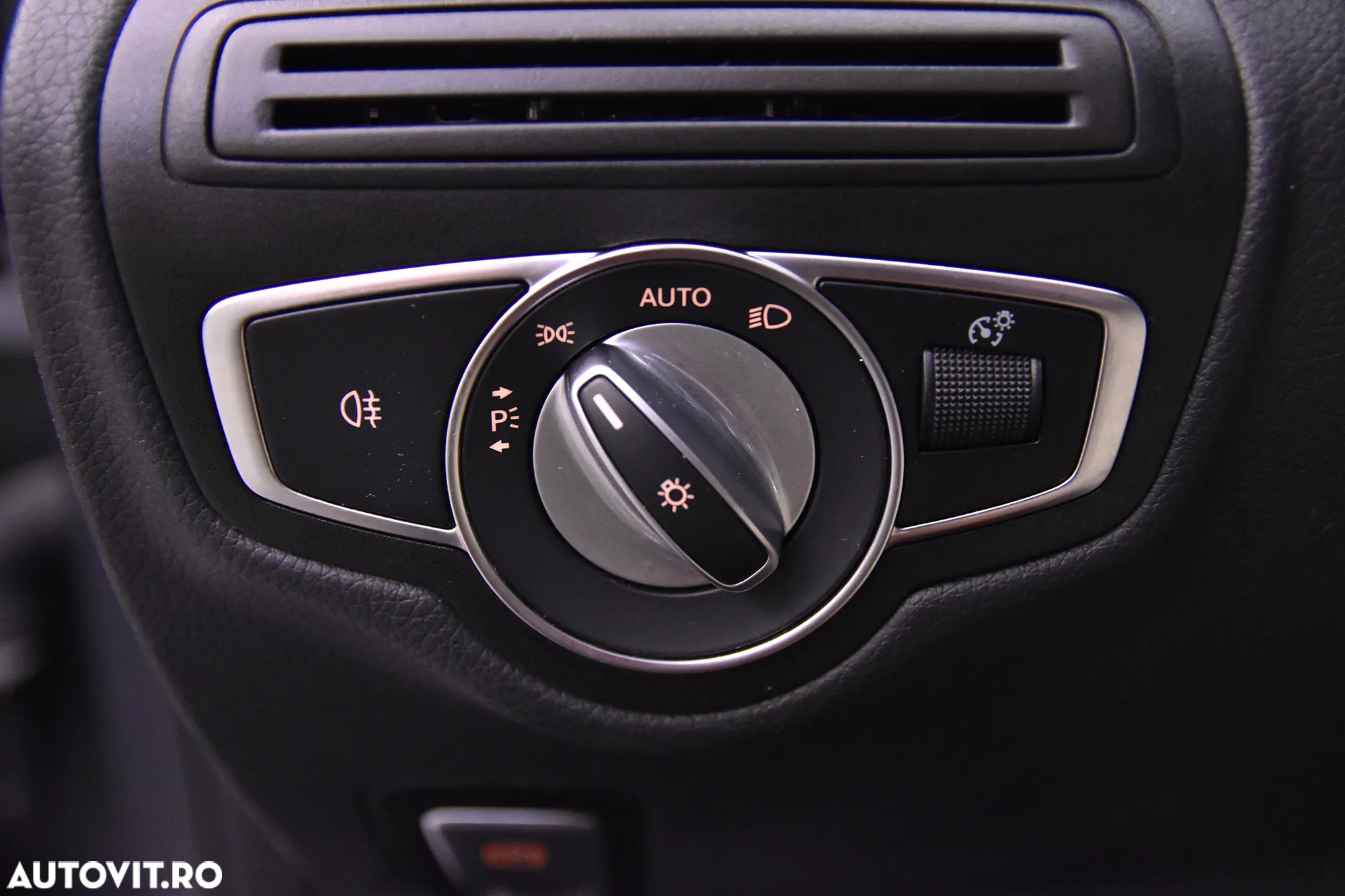 Mercedes-Benz GLC Coupe 300 e 4Matic 9G-TRONIC AMG Line - 15