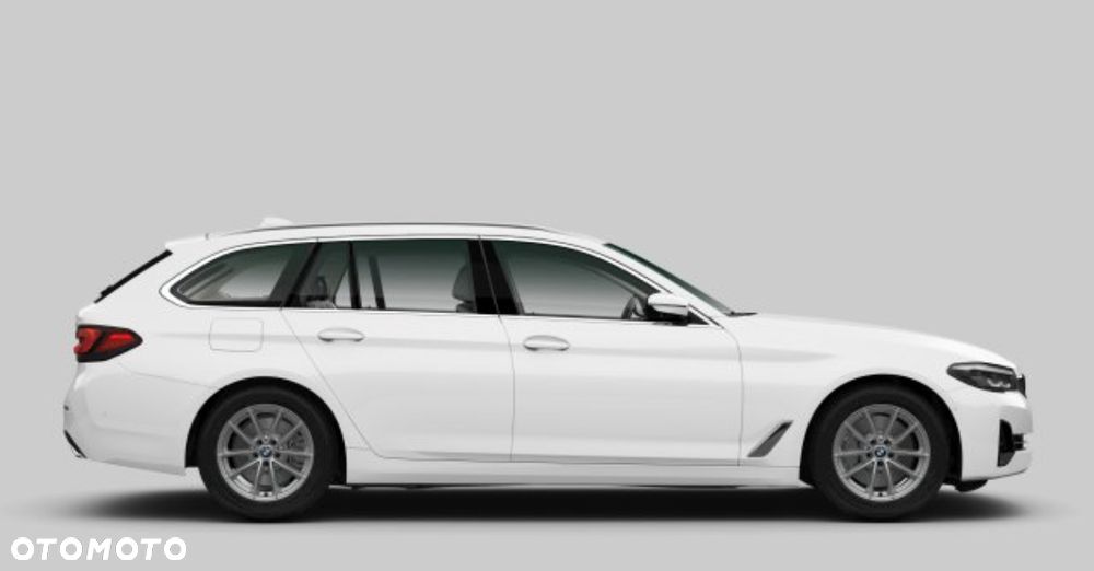 BMW Seria 5 518d mHEV - 8