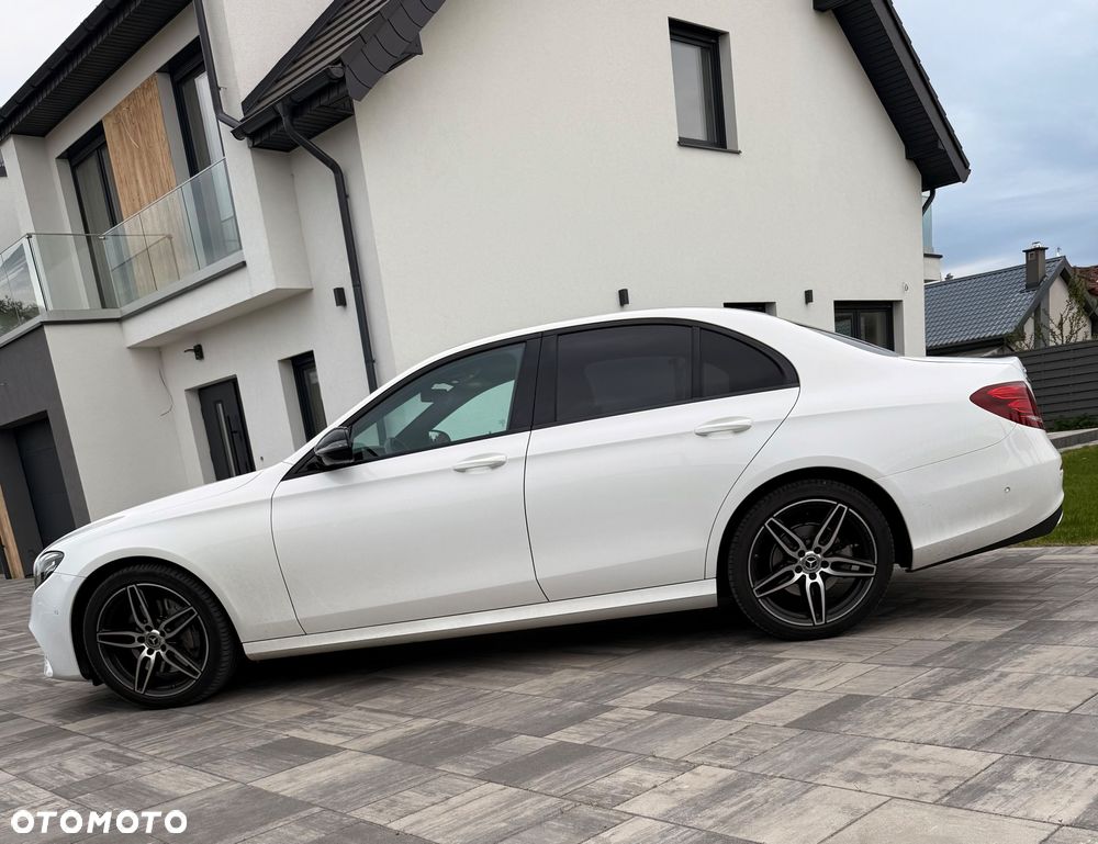 Mercedes-Benz Klasa E 220 d 4-Matic 9G-TRONIC - 16