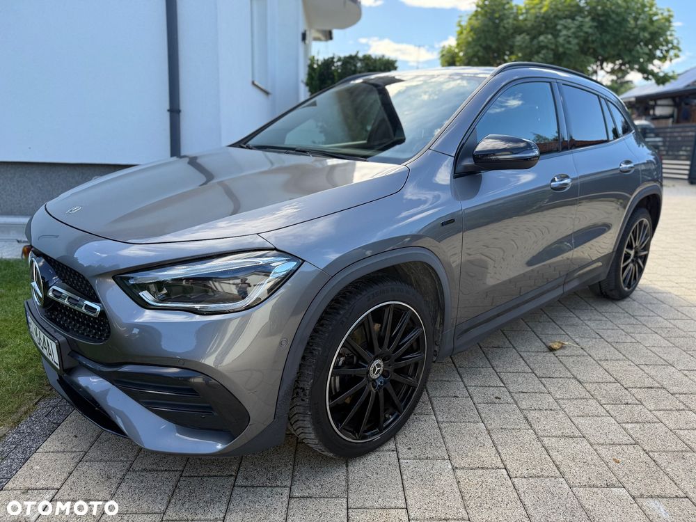 Mercedes-Benz GLA - 2