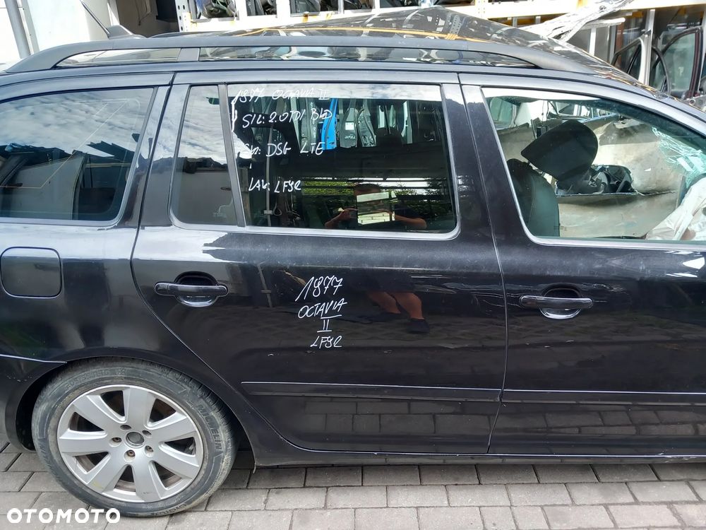 SKODA OCTAVIA II DRZWI PRAWE TYLNE PRAWY TYŁ KOMBI KOLOR: LF9E