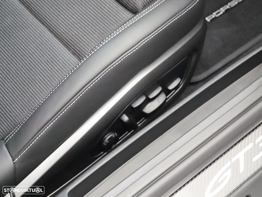Porsche 911 (992) GT3 Touring Package PDK - 45