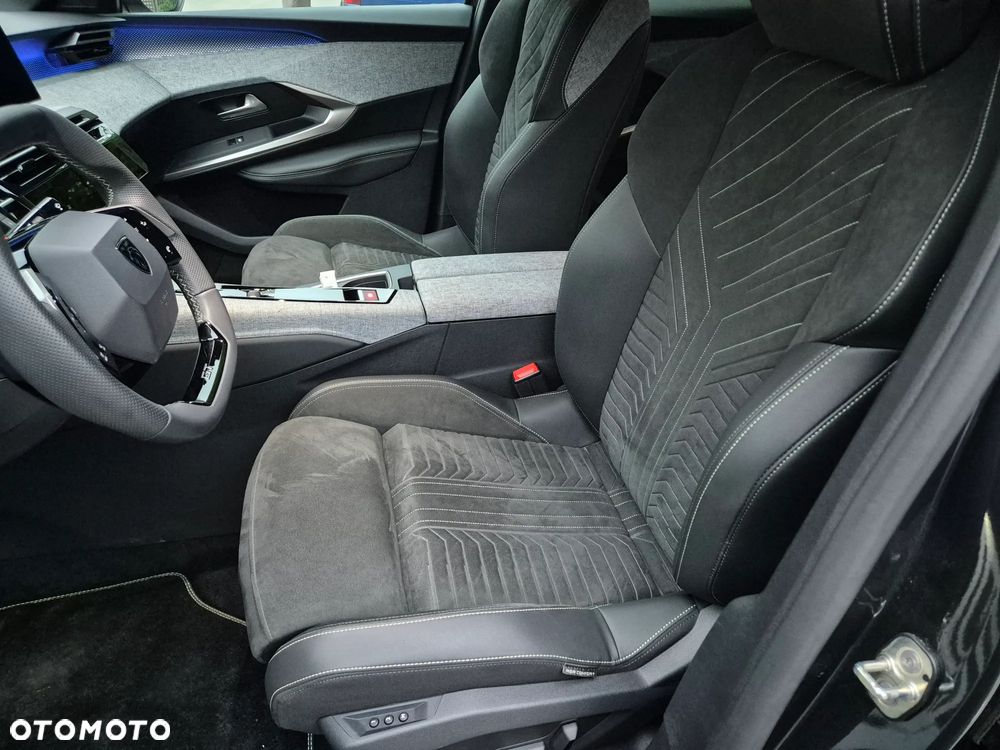 Peugeot 3008 195 e-DSC7 GT EXCLUSIVE - 27