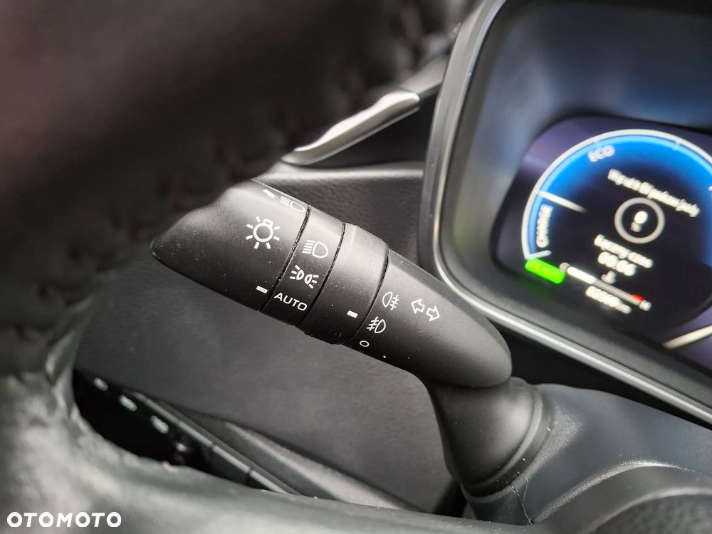 Toyota Corolla 1.8 Hybrid Style - 33