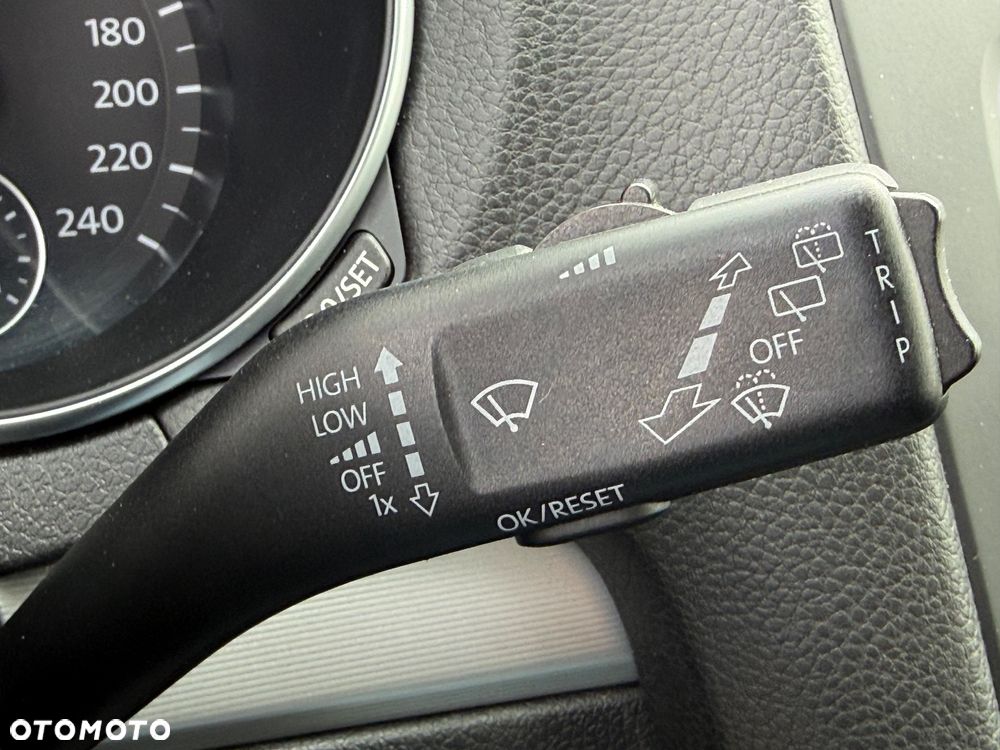 Volkswagen Golf - 35