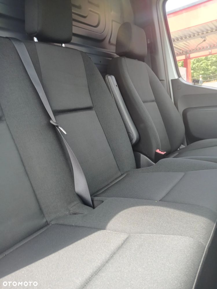 Mercedes-Benz Sprinter - 9