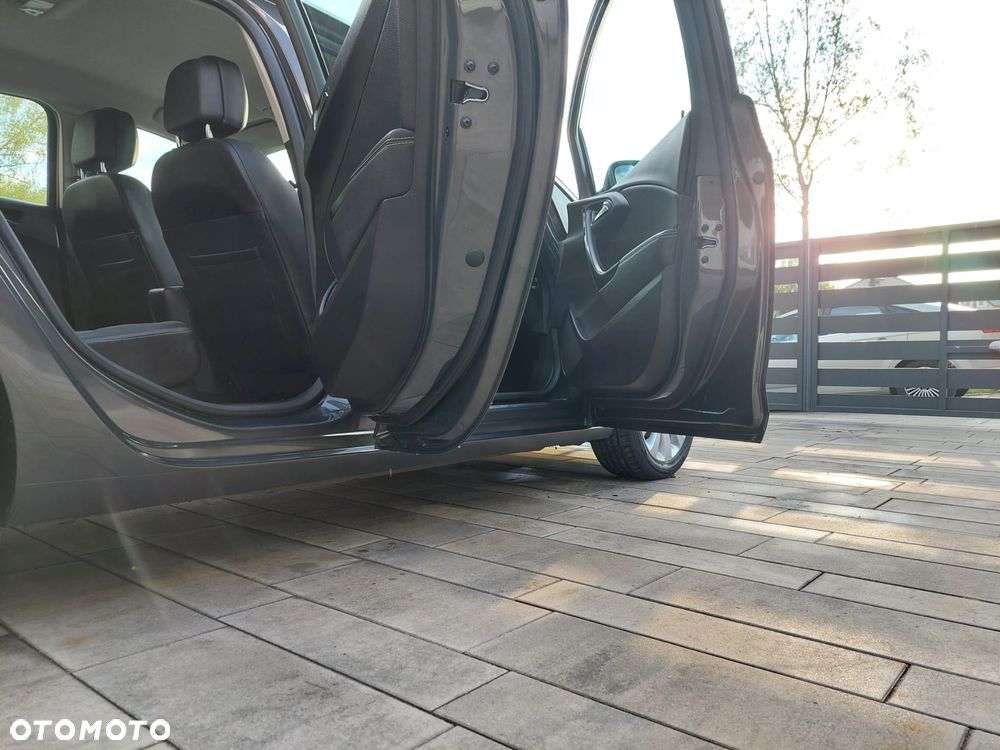 Opel Astra 1.4 Turbo Exklusiv - 39