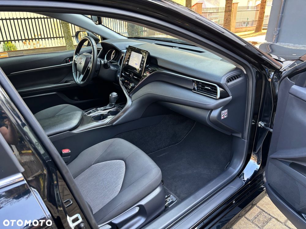Toyota Camry - 10