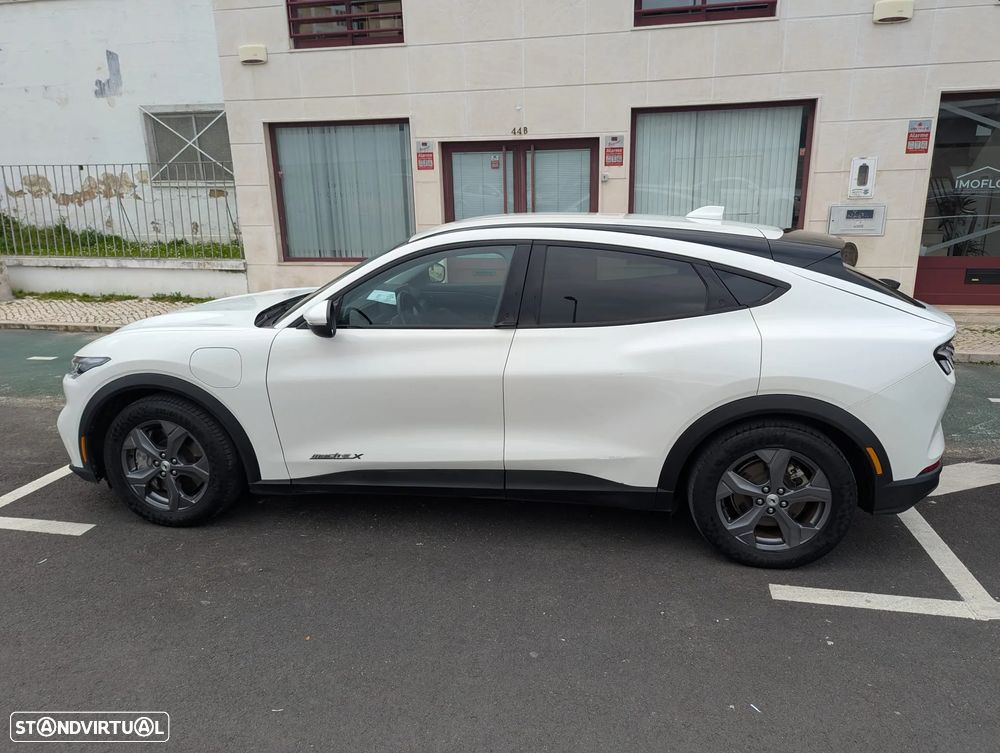 Ford Mustang Mach-E - 4