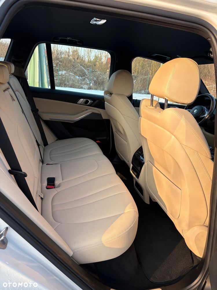 BMW X5 xDrive45e - 16