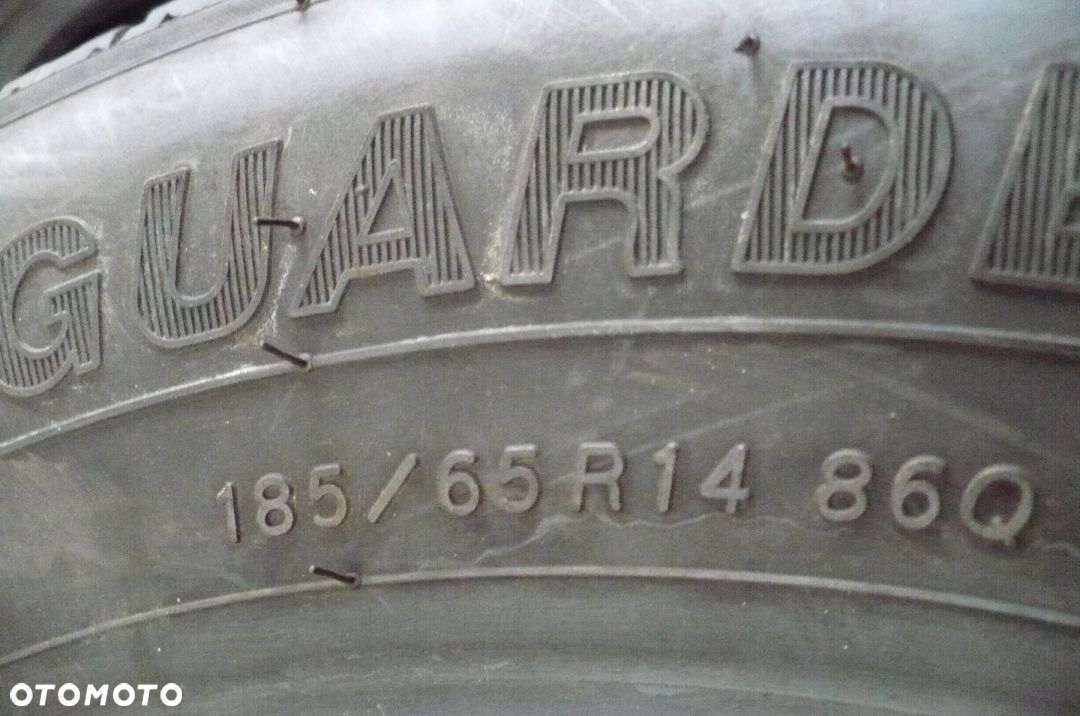 YOKOHAMA Guardex 700 Studdable 185/65R14 2018 NOWA - 2