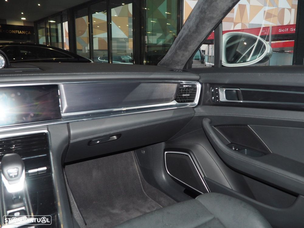 Porsche Panamera Sport Turismo - 10