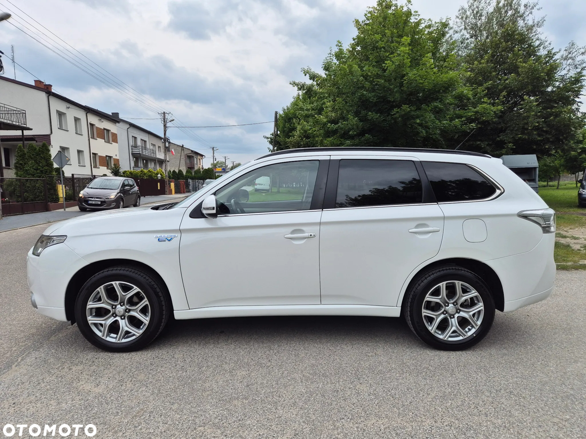 Mitsubishi Outlander 2.0 4WD Plug-In Hybrid - 12