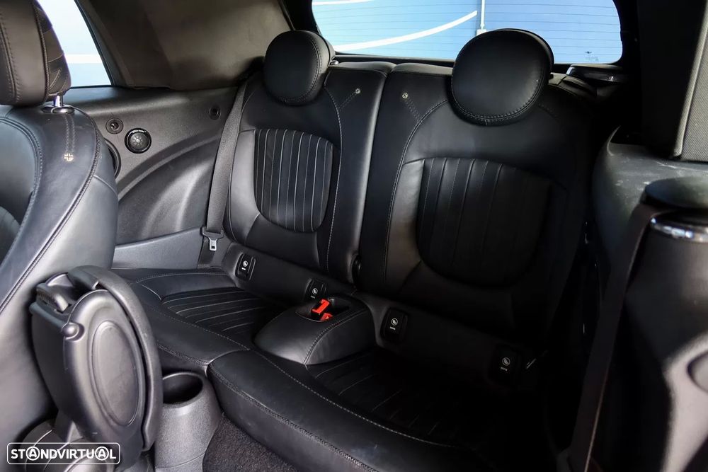 MINI Cabrio John Cooper Works Auto Desportiva - 20