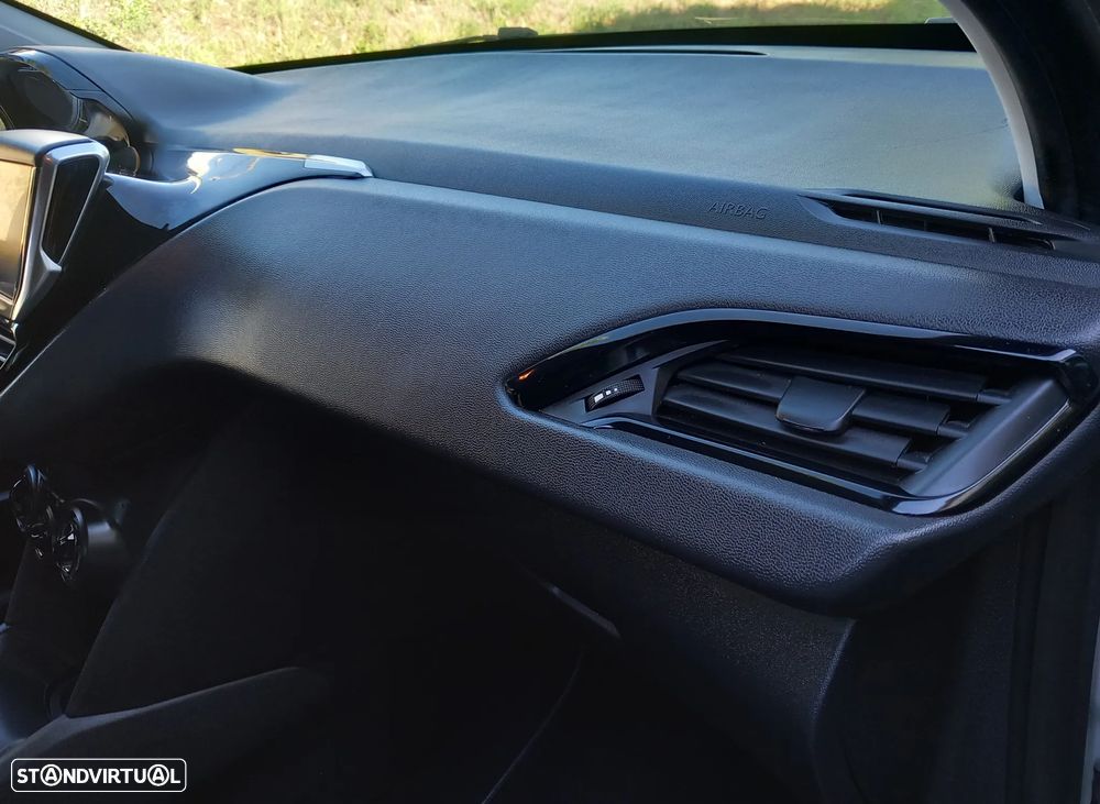 Peugeot 208 1.6 BlueHDi Style - 19