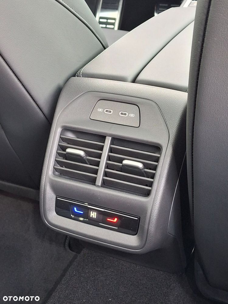 Volkswagen Passat - 29