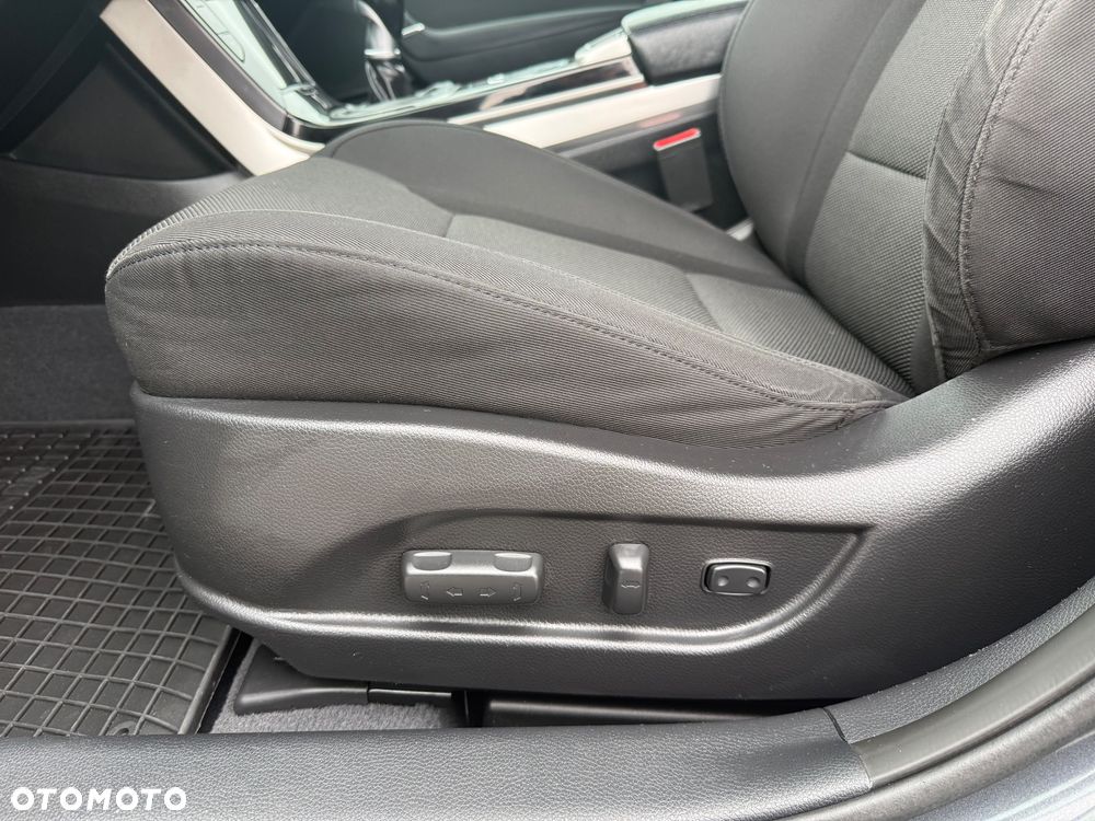Hyundai i40 i40cw 1.7 CRDi Fifa World Cup Edition - 25