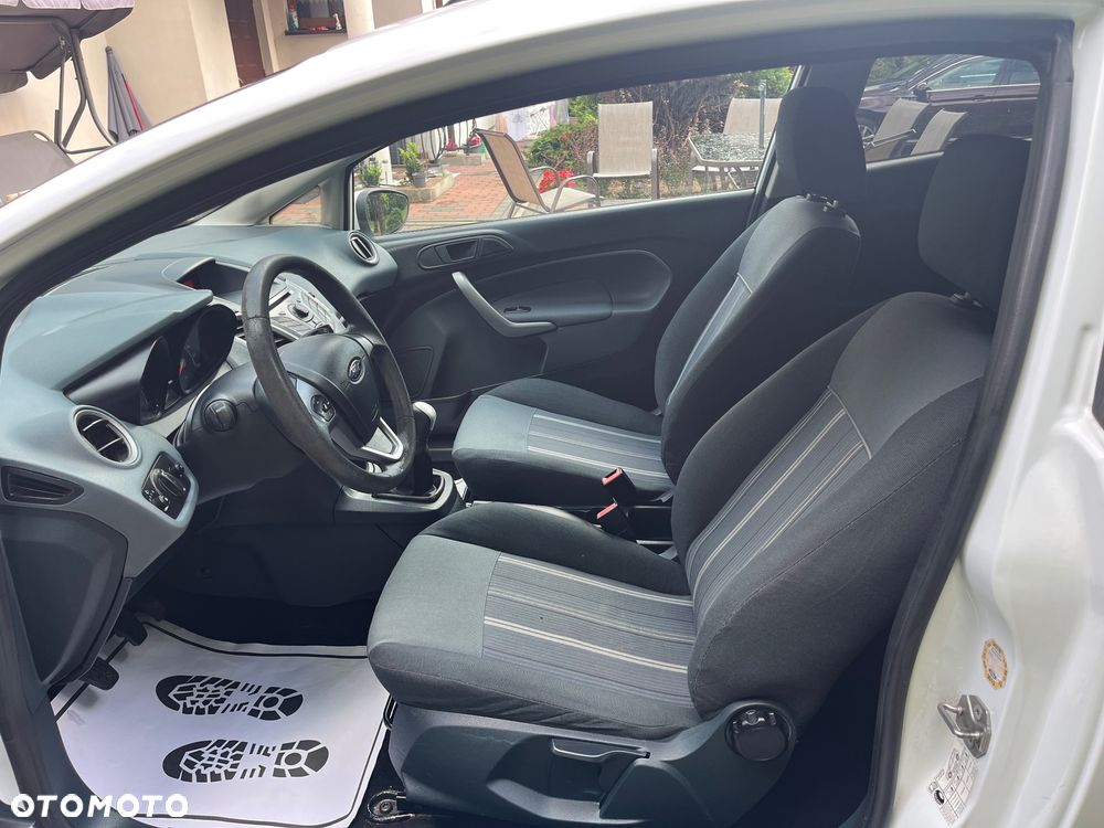 Ford Fiesta - 10