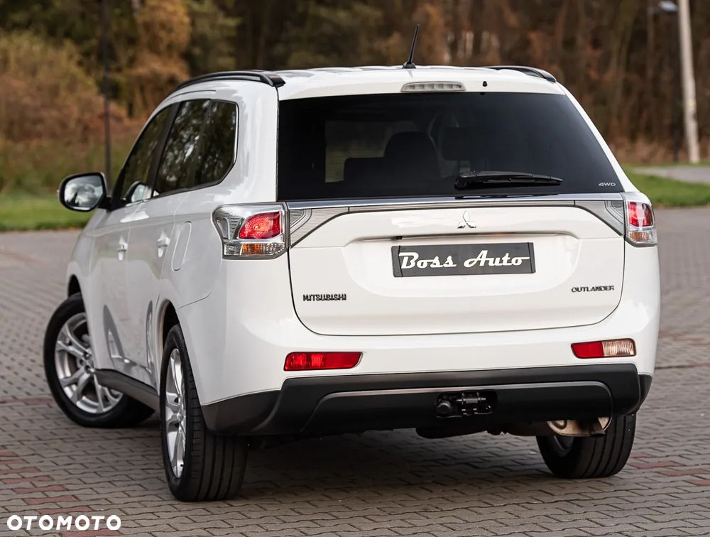 Mitsubishi Outlander 2.2 DI-D 4WD Automatik Invite - 8