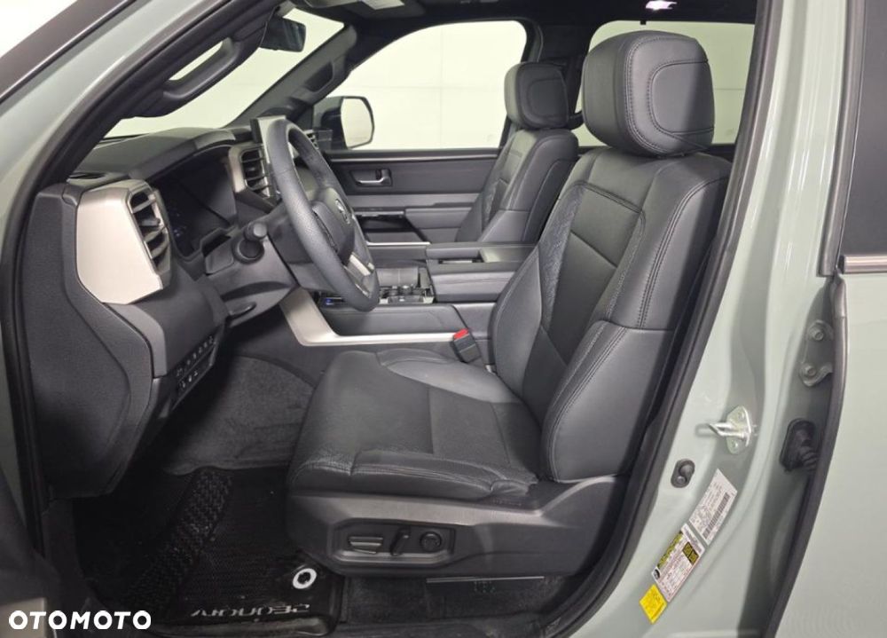 Toyota Sequoia - 10