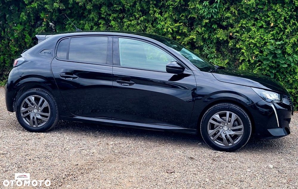 Peugeot 208 - 15