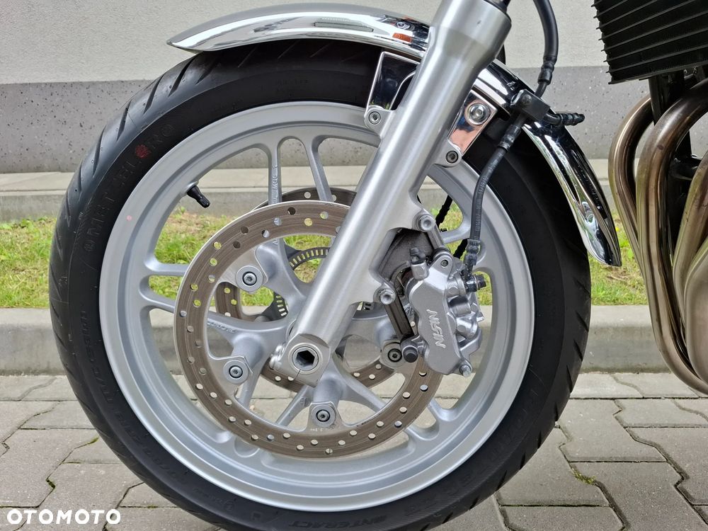 Honda CB - 12