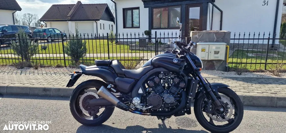Yamaha V-MAX - 4