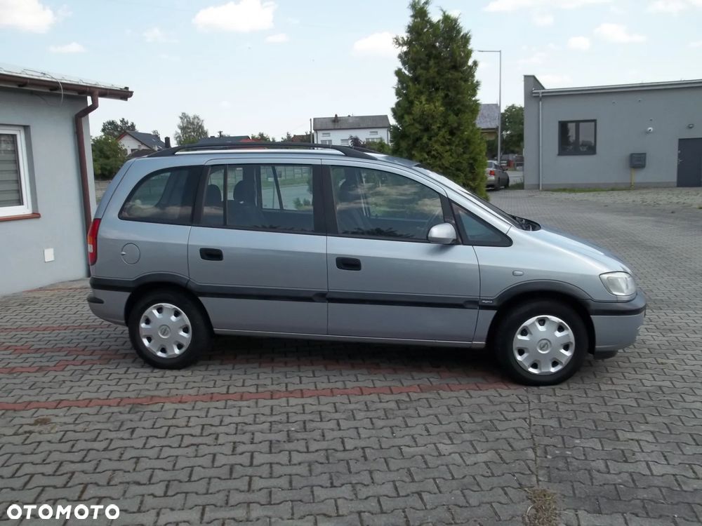 Opel Zafira 1.8 16V Elegance - 1