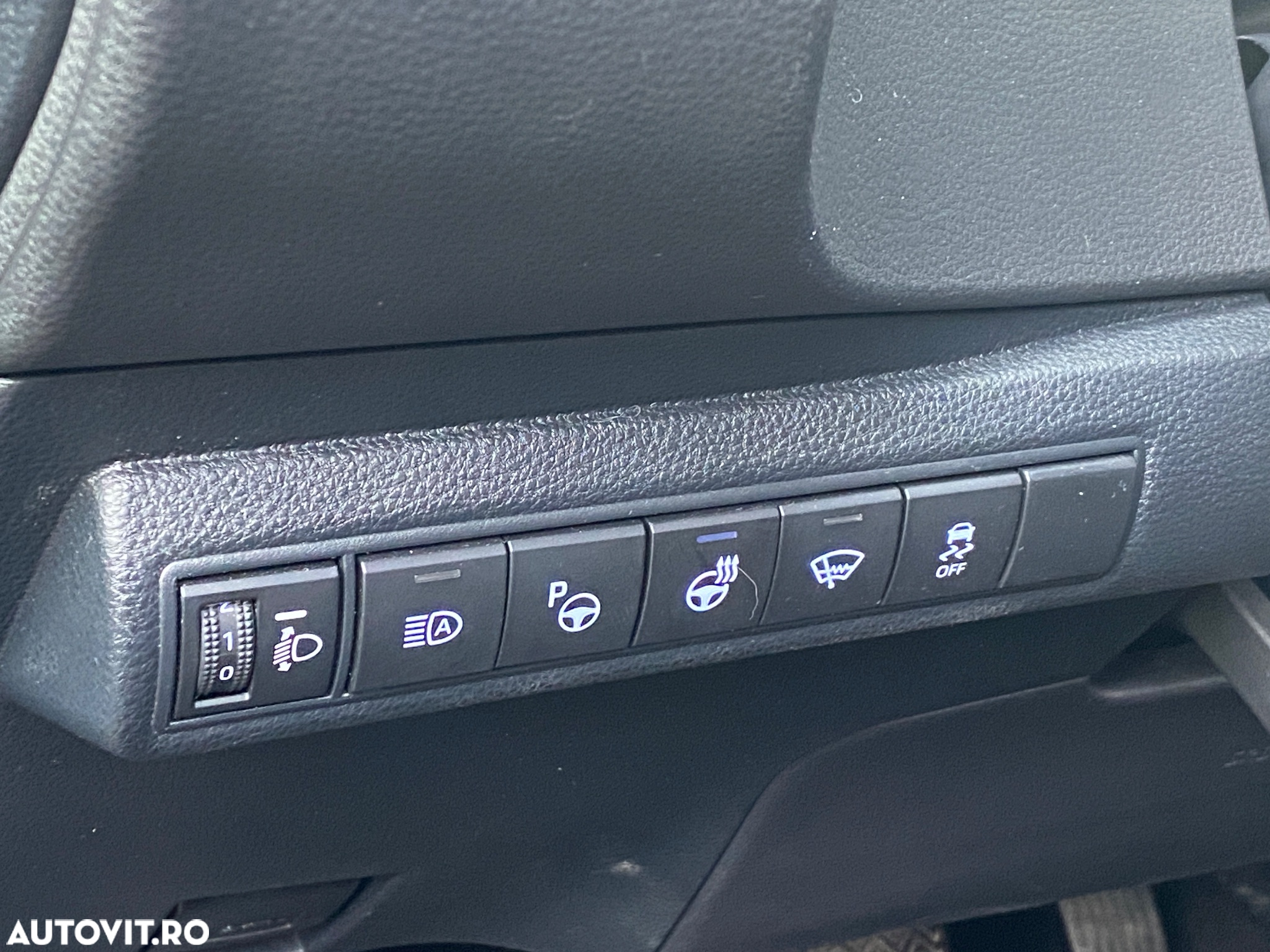 Toyota Corolla - 11