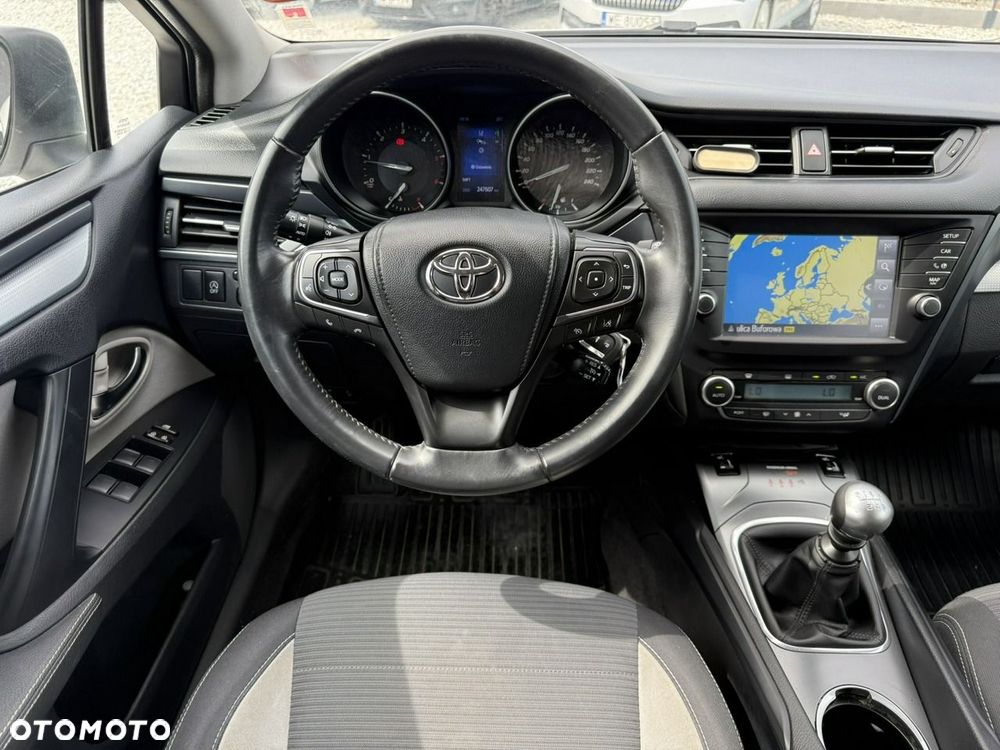 Toyota Avensis 1.6 D-4D Premium - 5