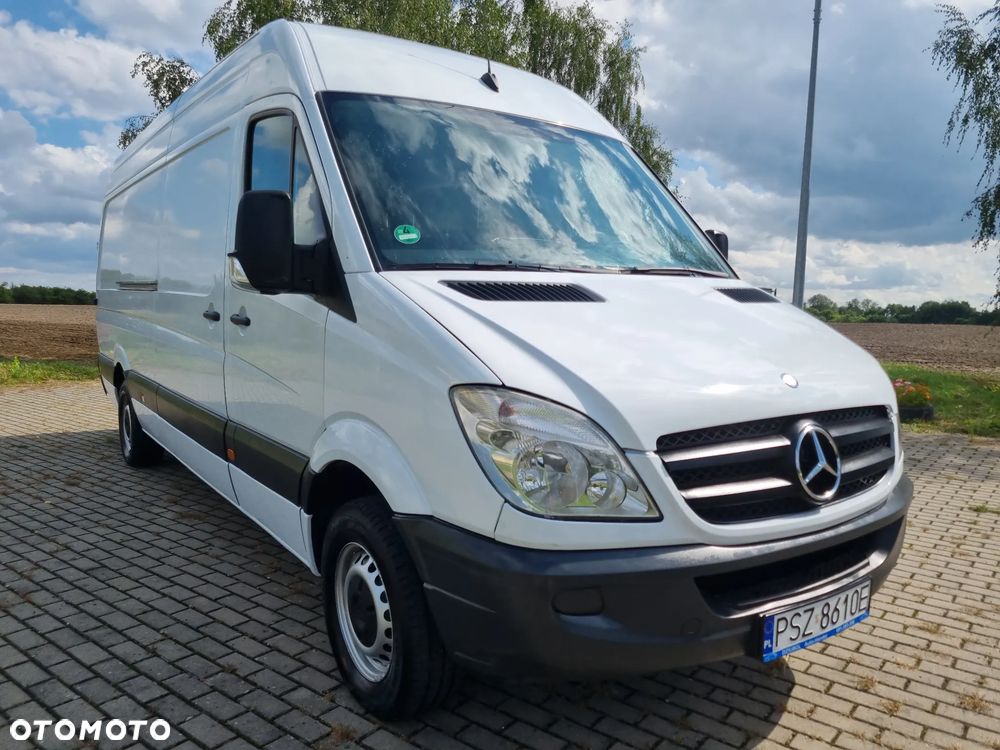 Mercedes-Benz Sprinter - 25