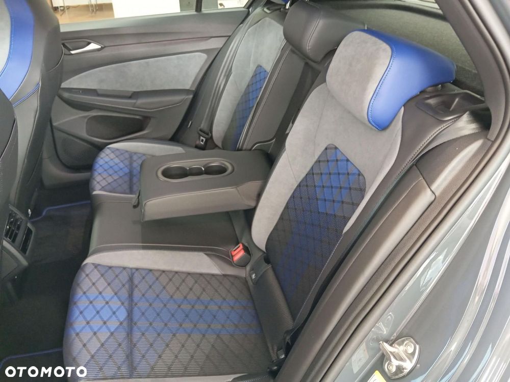 Volkswagen Golf - 17