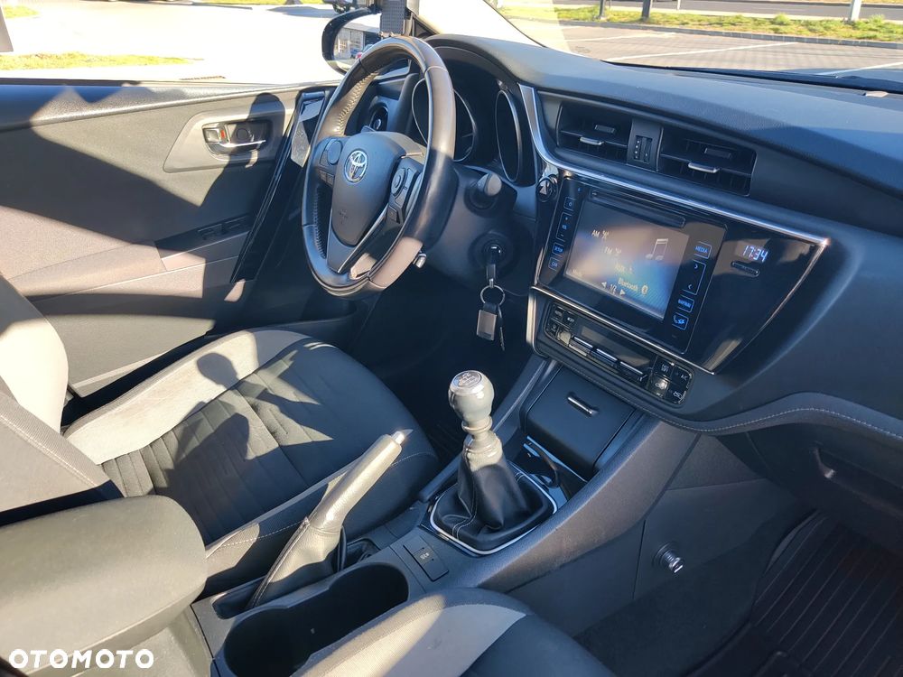 Toyota Auris 1.6 Premium Comfort - 12