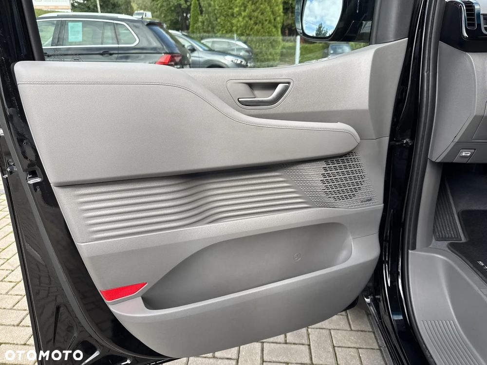 Hyundai Staria 1.6 T-GDI HEV Luxury - 10