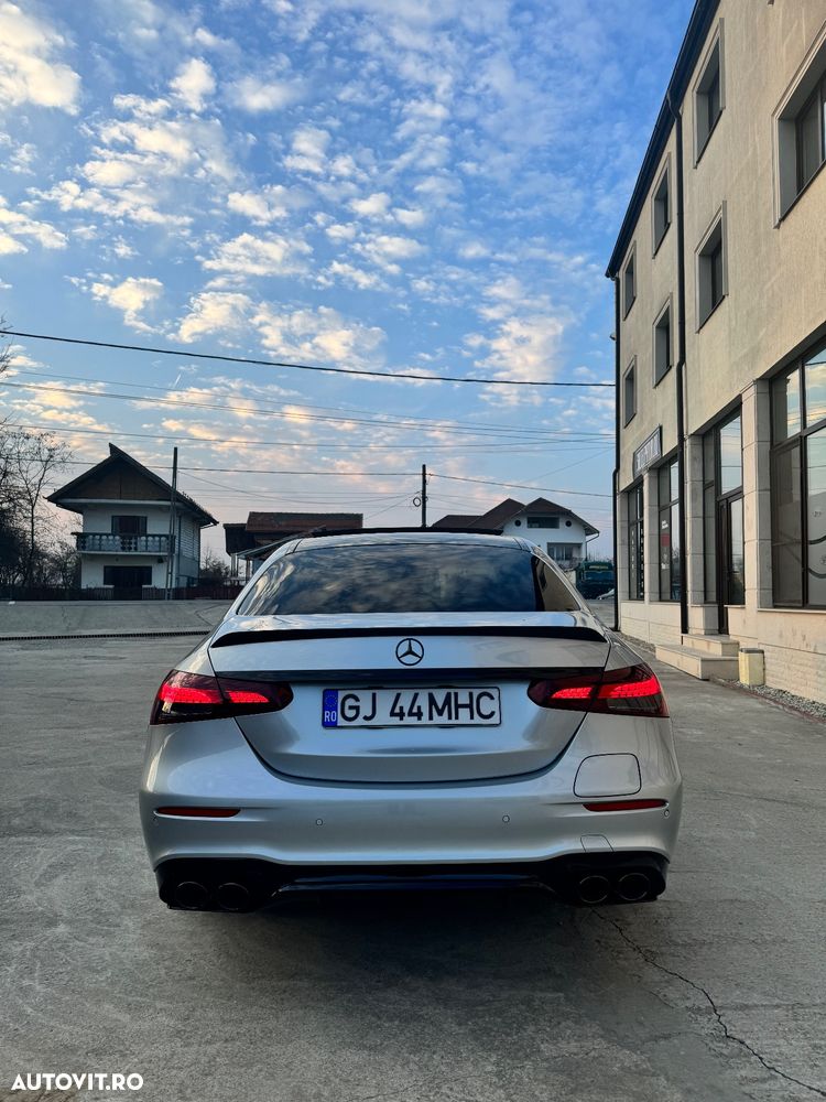 Mercedes-Benz E 300 de 4Matic 9G-TRONIC AMG Line - 5