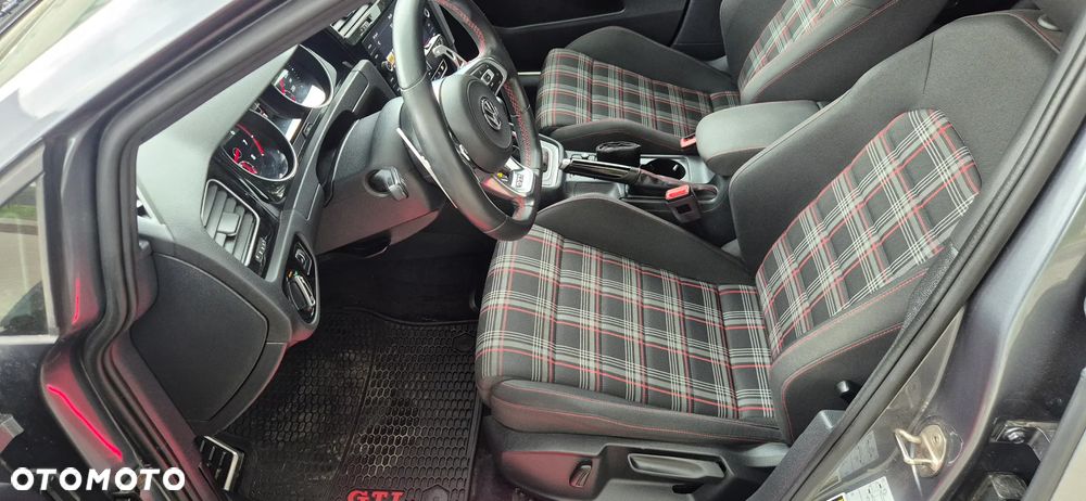 Volkswagen Golf 2.0 TSI GTI DSG - 12