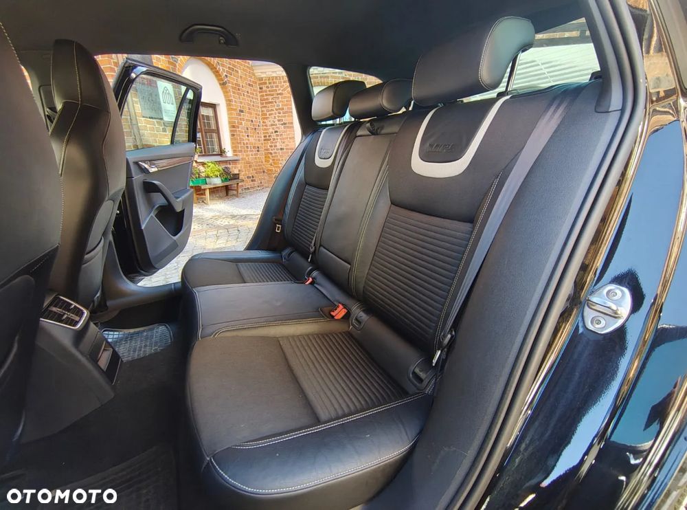 Skoda Octavia Combi 2.0 TDI RS - 17