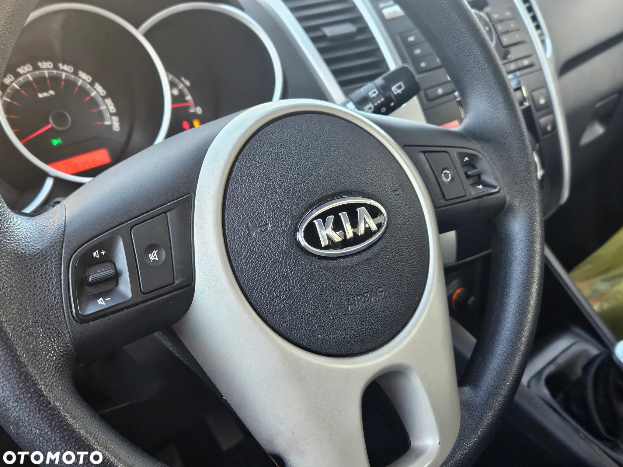 Kia Venga 1.4 CVVT Fifa World Cup Edition - 2