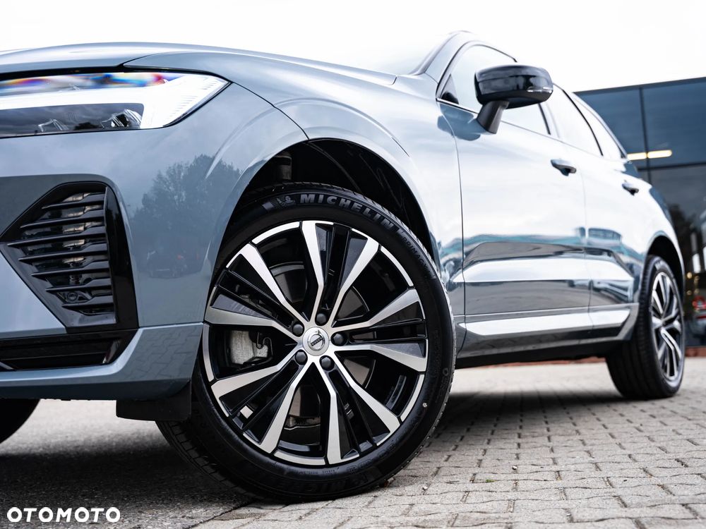 Volvo XC 60 B4 B Plus Dark - 20