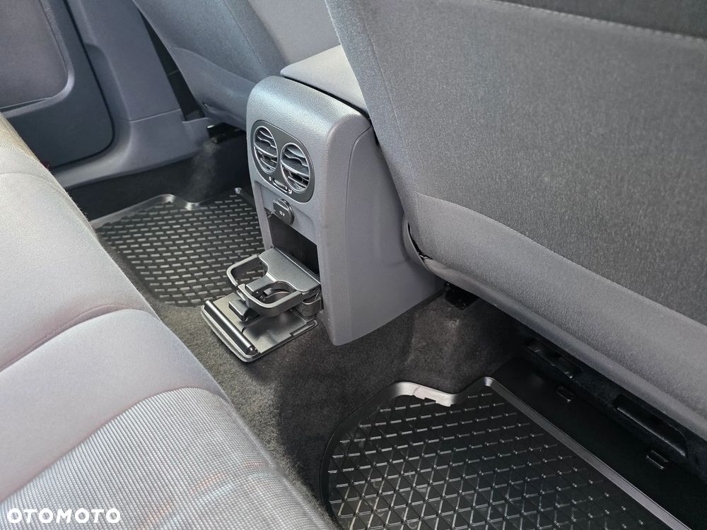 Volkswagen Golf Plus - 29