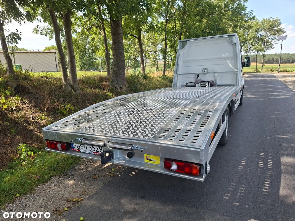 Mercedes-Benz Sprinter - 4