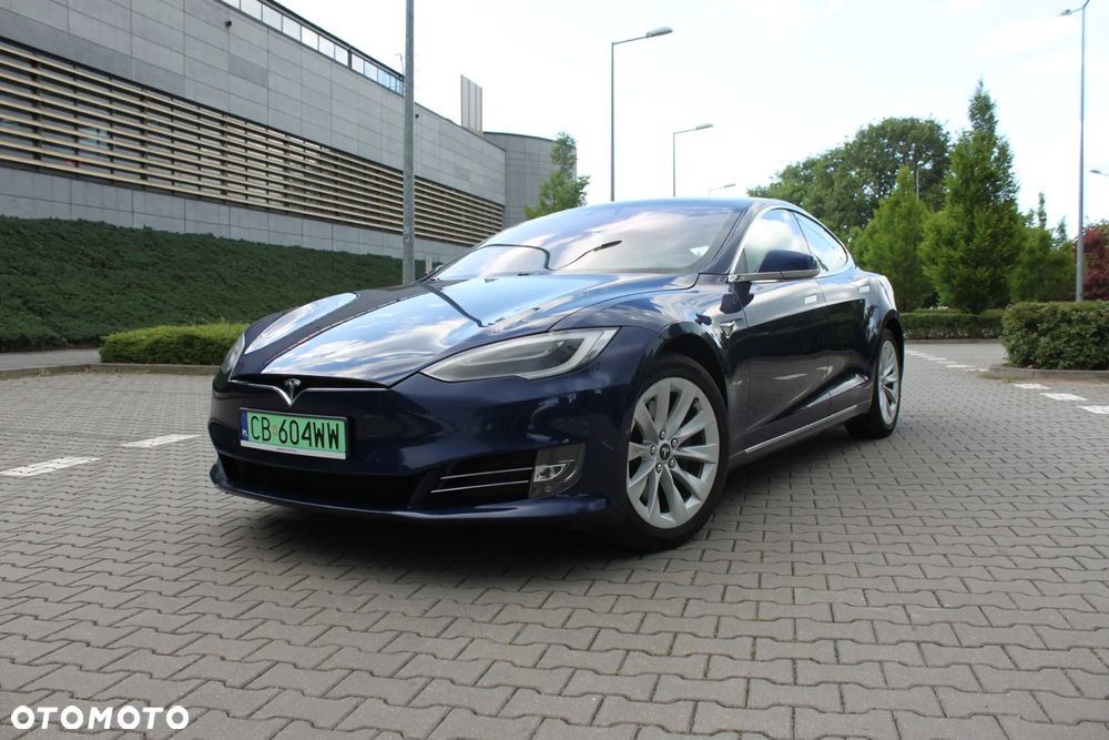 Tesla Model S - 1