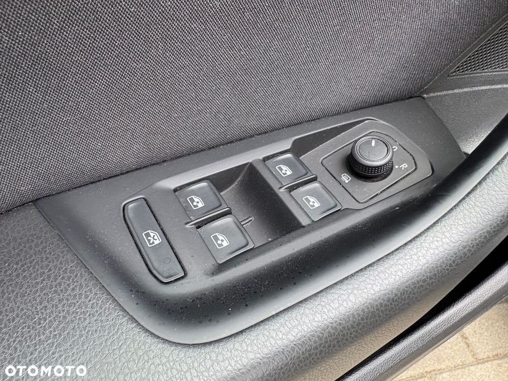 Volkswagen Passat - 20