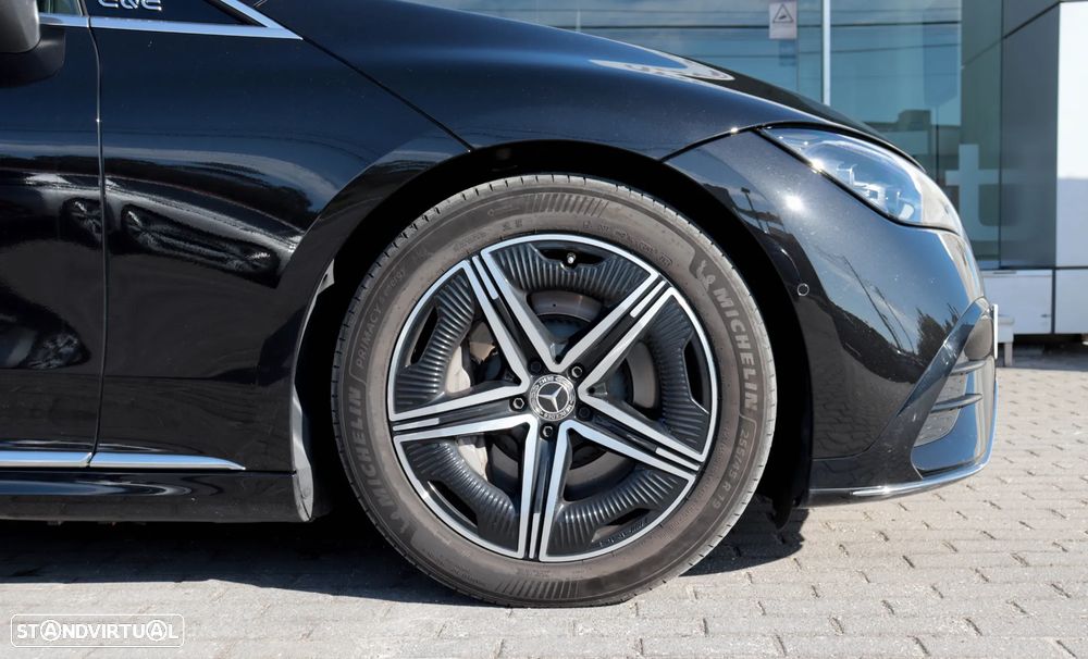 Mercedes-Benz EQE - 7