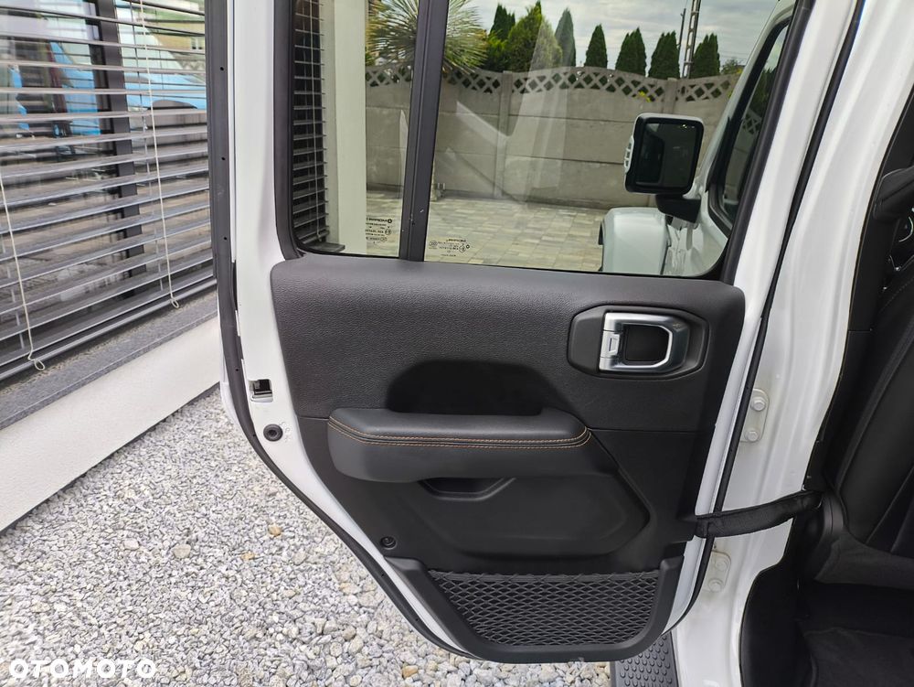 Jeep Wrangler - 21