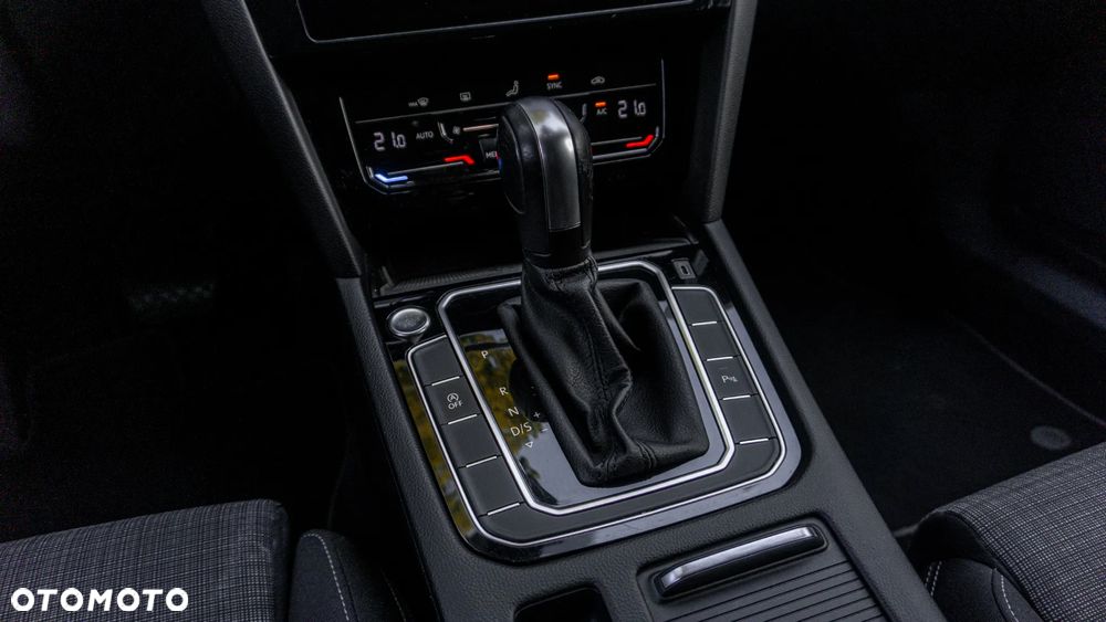 Volkswagen Passat Variant 2.0 TDI SCR DSG Comfortline - 30