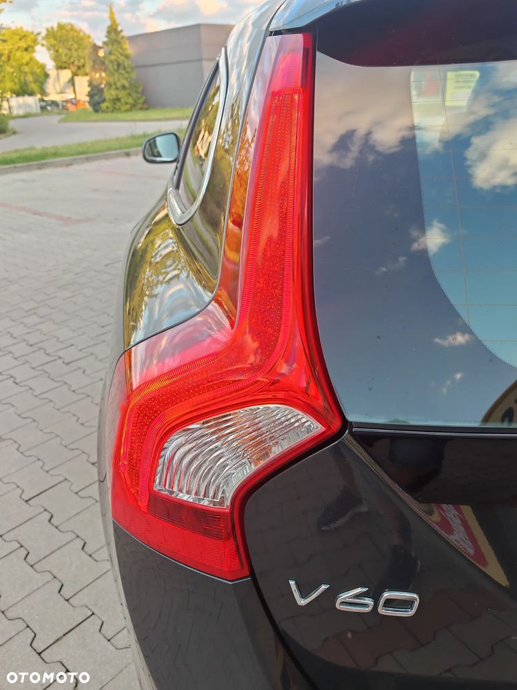 Volvo V60 D3 Momentum - 14