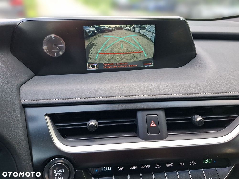 Lexus UX 200 GPF Business Edition 2WD - 22