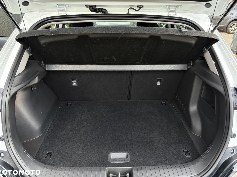 Hyundai Kona - 37