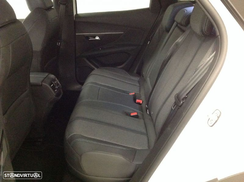 Peugeot 3008 1.6 Hybrid Allure Pack e-EAT8 - 32